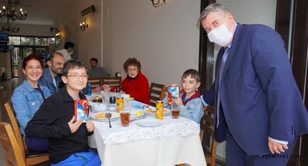 Başkan Oran'dan vatandaşlara Ay Yıldızlı Türk Bayrağı