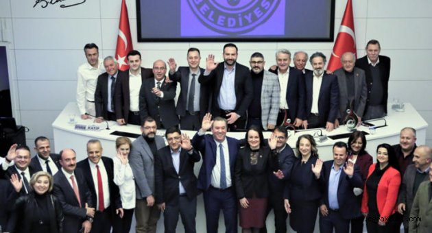 Başkan Piriştina meclis üyeleriyle vedalaştı