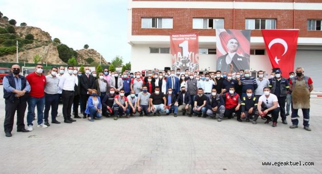 Başkan Sandal emekçilerle 1 Mayıs'ı kutladı