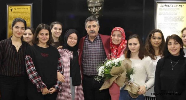 Başkan Sandal, öğretmen ve öğrencilerle buluştu