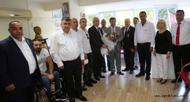 Başkan Selvitopu, Gazileri ziyaret etti