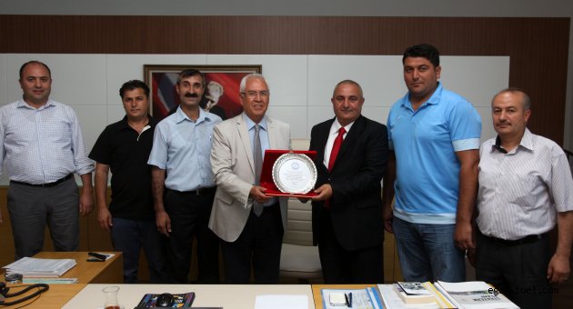  Başkan Selvitopu’na “Güçbirliği”plaketi