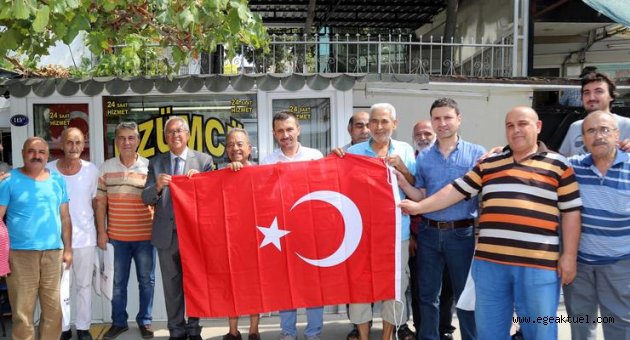 Başkan Selvitopu’ndan bayrak seferberliği