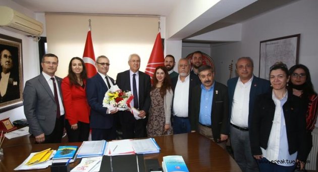 Başkan Selvitopu’ndan, CHP Karabağlar ilçe örgütüne teşekkür ziyaret