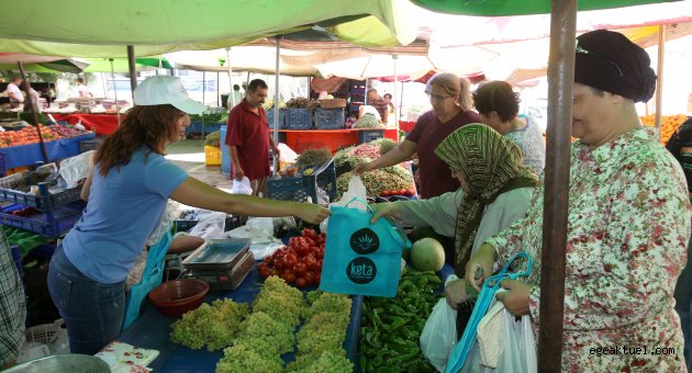 Başkan Selvitopu pazarcı esnafıyla buluştu