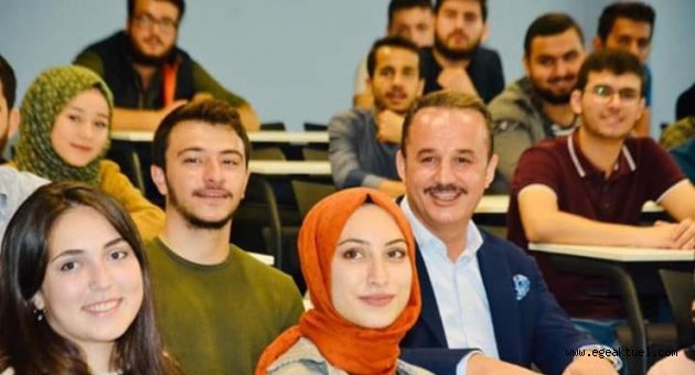 Başkan Şengül, esprilerle üniversite anılarını anlattı