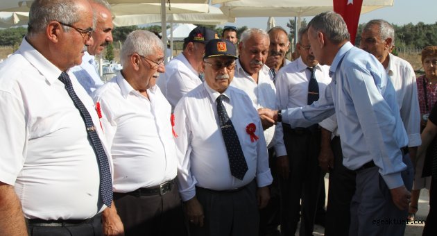 Başkan Şenol personeliyle bayramlaştı