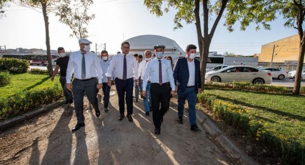Başkan Soyer Acil çözüm ekipleriyle sahada