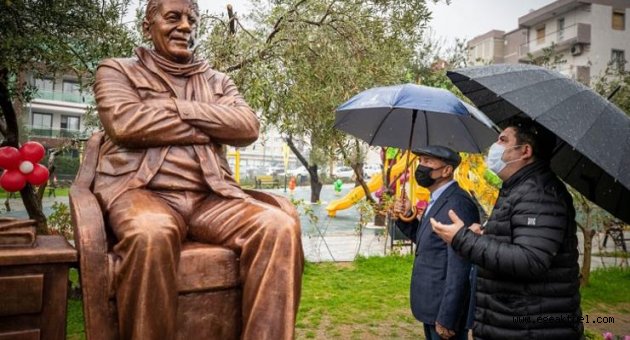 Başkan Soyer, Bekir Coşkun Heykeli'ne saldırıyı kınadı