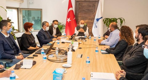 Başkan Soyer depremle mücadelede öncelikli 4 adımı açıkladı