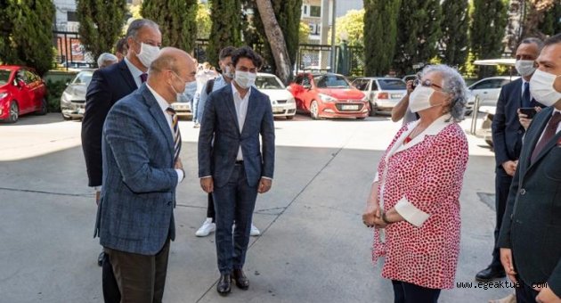 Başkan Soyer İzmir gönüllülerini ziyaret etti