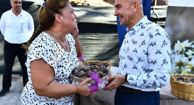 Başkan Soyer, Karaburunlu nergis üreticilerinin yüzünü güldürdü