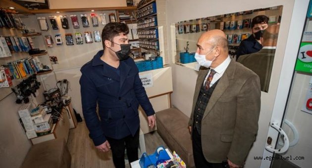 Başkan Soyer selden zarar gören aileleri ve esnafı ziyaret etti