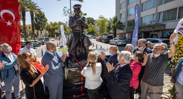 Başkan Soyer Tıbbiyeli Hikmet heykelini açtı