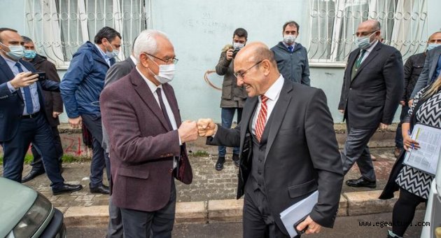 Başkan Soyer yurttaşların sorunları için Karabağlar’daydı