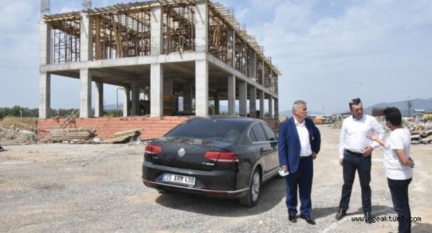  Tekin inşaat çalışmalarını inceledi
