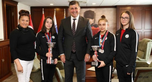 Başkan Tugay’dan şampiyon jimnastikçilere teşekkür: “Gururumuz oldunuz” 