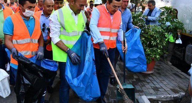 Başkan Tunç Soyer Gıda Çarşısı'ndaki temizlik çalışmalarına katıldı
