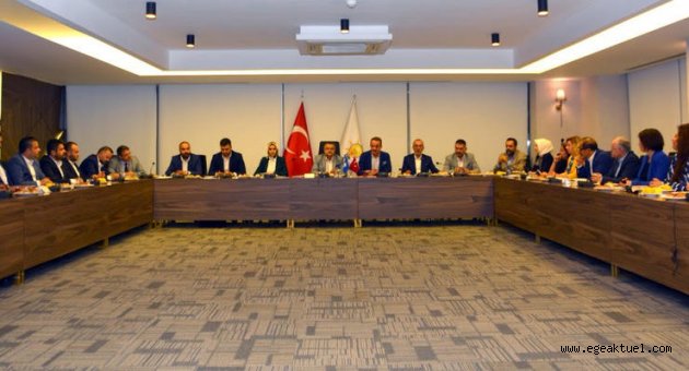 Başkan Yardımcısı Yağcı, İzmir teşkilatı ile buluştu