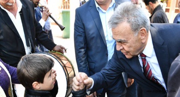 Başkan'a şiirli karşılama