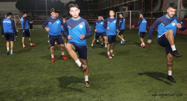 Bayraklı Belediyesi Futbol A Takımı sezonu açtı