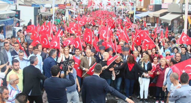 Bayraklı’da 19 Mayıs coşkusu