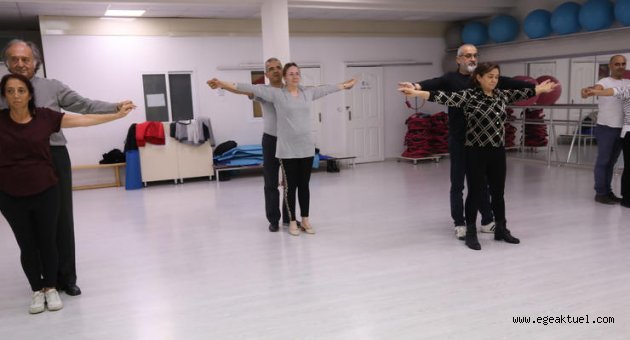 Bayraklı’da Latin rüzgarı
