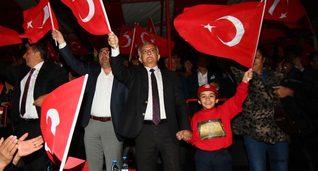 Bayraklı’da muhteşem Cumhuriyet Bayramı kutlaması
