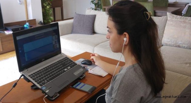 Bayraklı’da öğretmenlere ‘online ders’ eğitimi