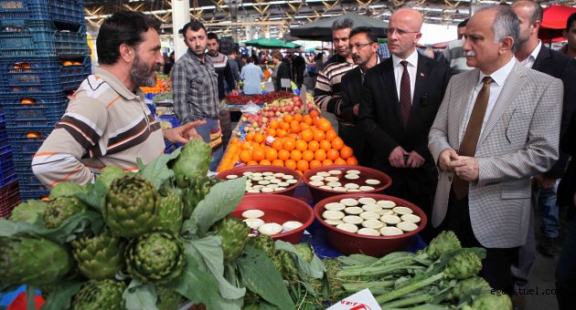 Bayraklı’da pazar yerlerine neşter 