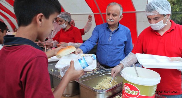 Bayraklı’da Ramazan coşkusu