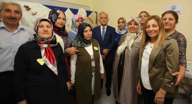 Bayraklı’da üretici kadınlardan sergi