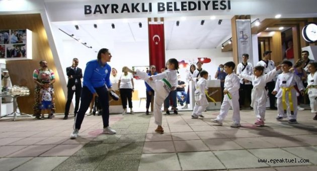 Bayraklı İzmir Fuarı’nda