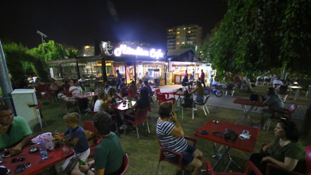 Bayraklı 'Parklarıyla' güzel