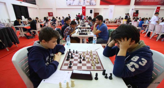 Bayraklı satrançta İzmir'in lideri