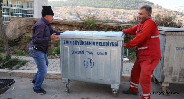 Bayraklı sokaklarına yeni çöp konteynerleri