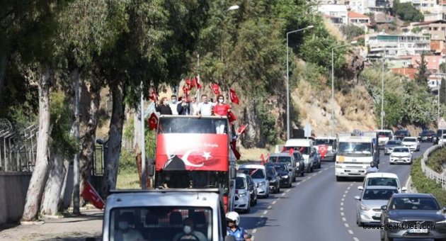 Bayraklı'da 19 Mayıs coşkusu mahallelerde yaşandı