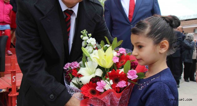 Bayraklı'da 23 Nisan coşkuyla kutlandı