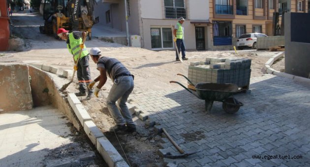 Bayraklı'da 24 mahalleye 43 bin metrekare kilit parke