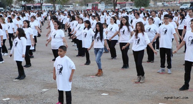 Bayraklı'da dev Türk bayrağı oluşturulacak
