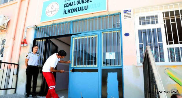 Bayraklı'da okullar yeni sezona hazır