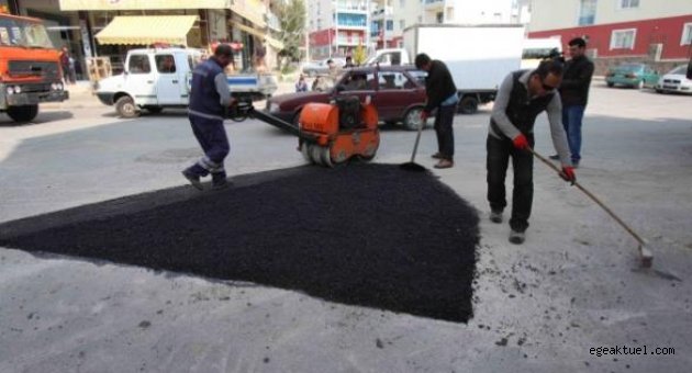 Bayraklı'da yollar yenileniyor