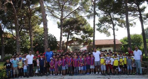 Bayraklılı çocuklar doğal yaşam parkını gezdi