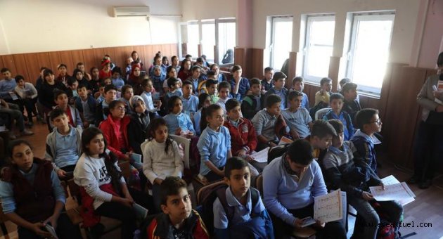 Bayraklılı öğrencilere 'hayvan sevgisi' semineri