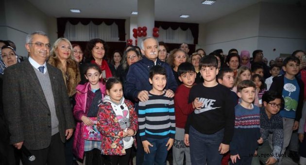 Bayraklı'nın mizah gündemi: 'Geçim sıkıntısı'