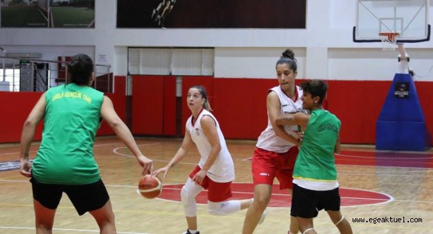 Bayraklı'nın perileri çeyrek finalde