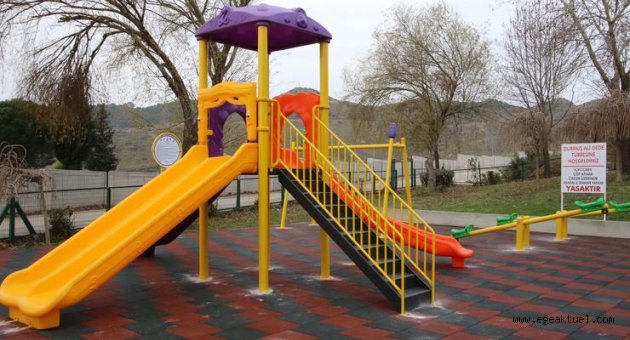 Bayraklı'ya 2 yeni çocuk oyun alanı