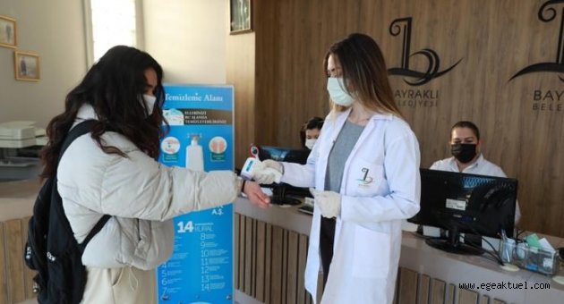 BAYSEM’de öğretmenler öğrencileri hijyen paketiyle karşıladı