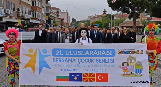 Bergama Çocuk Şenliği Başladı