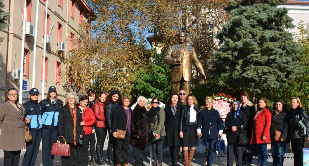 Bergama’da kadınlara seçme ve seçilme hakkının veriliş yıldönümü kutlandı
